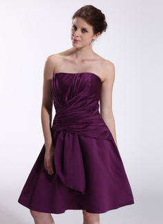 A-Line/Princess Sweetheart Knee-Length Satin Bridesmaid Dress With Ruffle (007026279)
