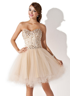 A-Line/Princess Sweetheart Knee-Length Satin Tulle Homecoming Dress With Beading (022009621)