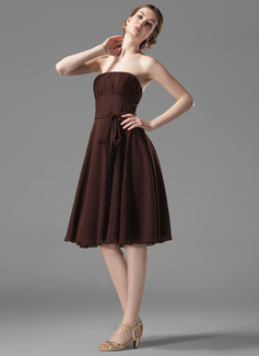 A-Line/Princess Strapless Knee-Length Chiffon Bridesmaid Dress With Ruffle (007004110)