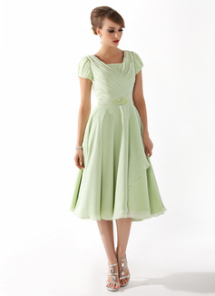 A-Line/Princess Square Neckline Tea-Length Chiffon Mother of the Bride Dress With Ruffle Beading (008005918)