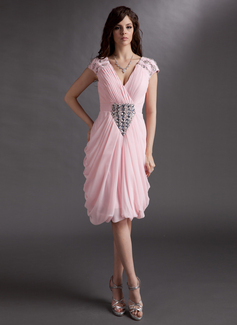Sheath V-neck Knee-Length Chiffon Cocktail Dress With Ruffle Beading (016016275)