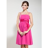 Impero Al ginocchio Chiffon Charmeuse Abito da damigella con Sash Perline (007020883)