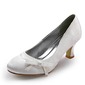 Satin Kätzchen Absatz Geschlossene Zehe Absatzschuhe Brautschuhe mit Schleife (047006976)