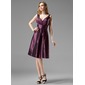 A-Line/Principessa Scollatura a V Al ginocchio Taffeta Abito da damigella con Increspature (007004123)