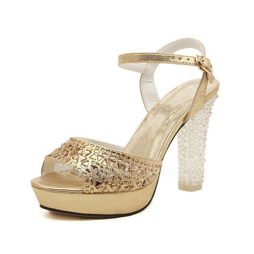 zapatos dorados tacon ancho