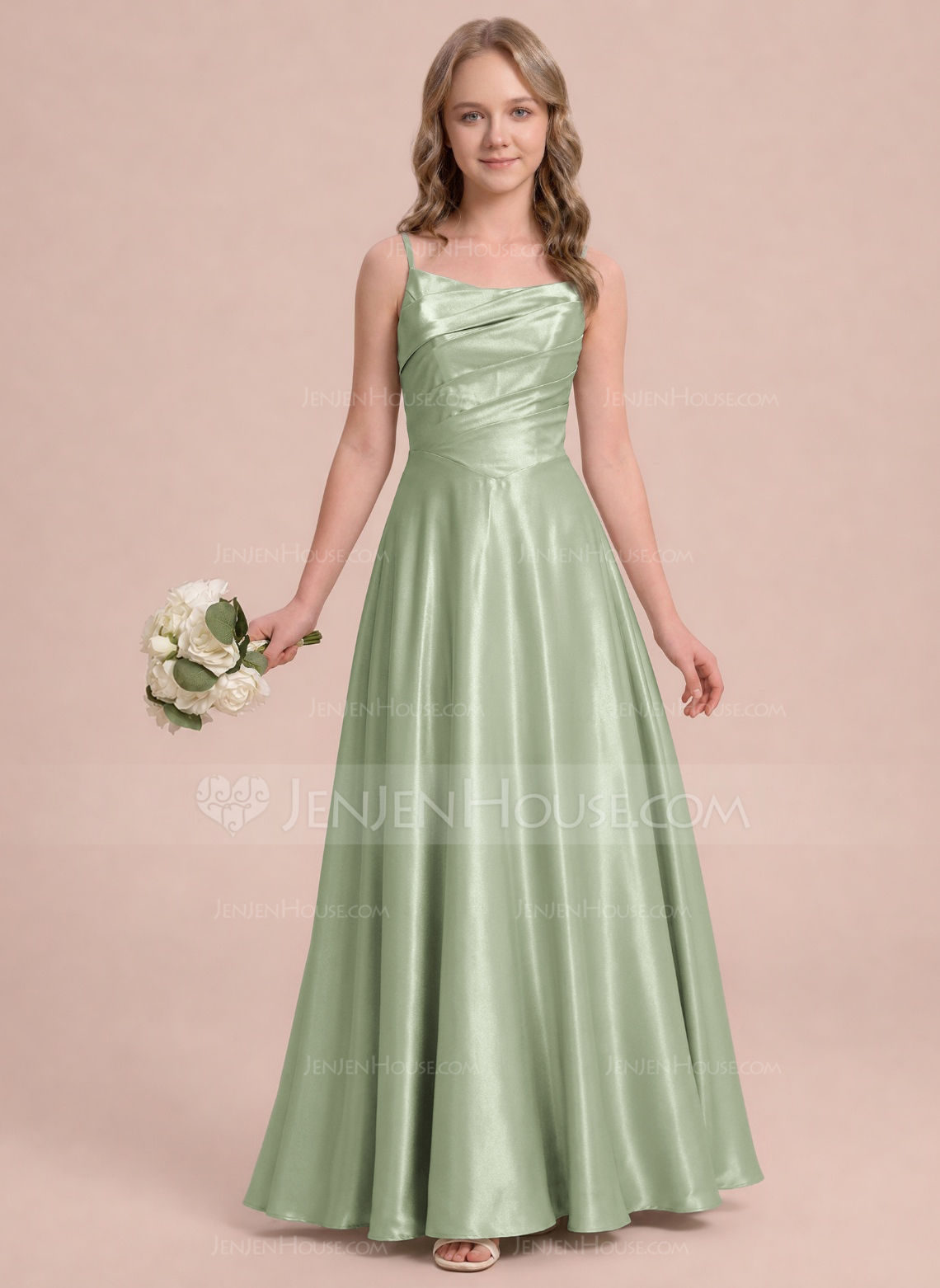 Robe trapèze avec plis en satin stretch