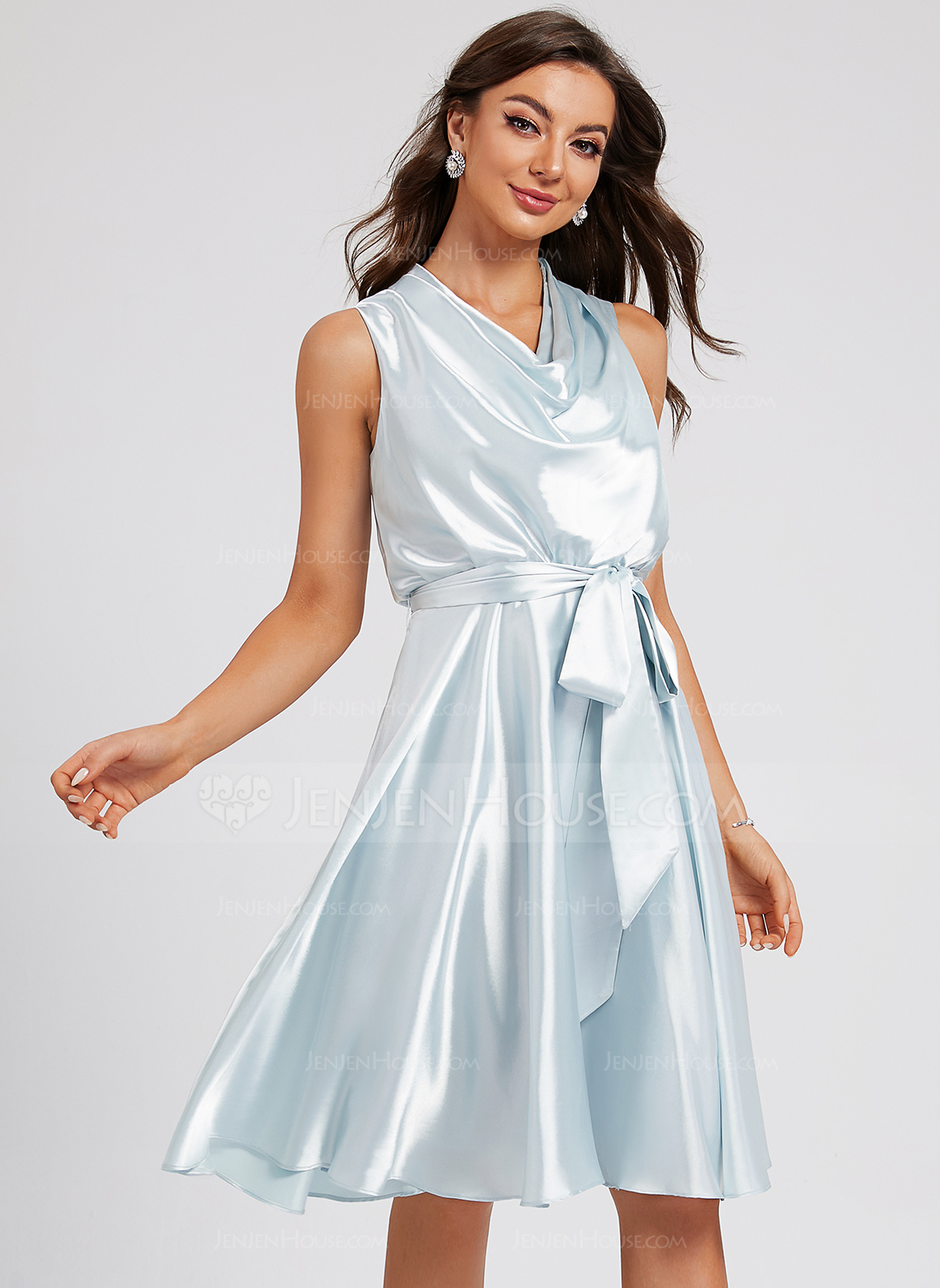 A-Formet Cowl Knelengde Charmeuse Cocktailkjole 