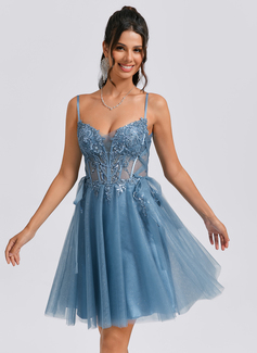 A-line V-Neck Short Tulle Homecoming Dress With Sequins Beading Appliques Lace 