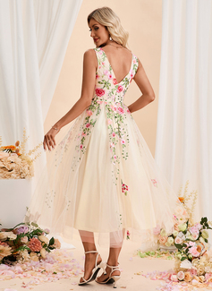 V-Neck Illusion Sleeveless A-line Tulle Midi Dress 