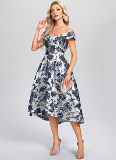 Kleid Midi mit Carmen-Ausschnitt Blumenmuster aus Jacquard