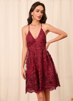 V-hals Ermeløs Sexy A-line kjole Blonder Mini Motekjoler 