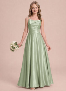 Robe trapèze avec plis en satin stretch