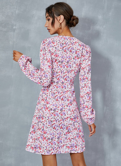 Frynse V-hals Lange ermer A-line kjole Chiffong Mini Motekjoler 