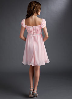 Jurk van de chiffon met vierkant kralen