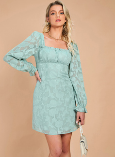 Firkantet utringning Kortermer Avslappet A-line kjole Chiffong Mini Motekjoler 