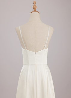 A-line kjole Cowl Gulvlengde Silkeaktig sateng Brudekjole med Ruffle 