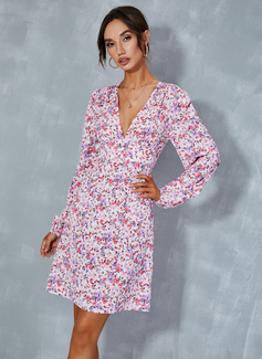 Frynse V-hals Lange ermer A-line kjole Chiffong Mini Motekjoler 