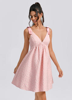 A-line V-Neck Short Jacquard Homecoming Dress 