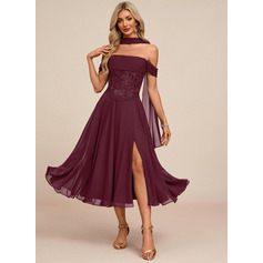 Robe midi à épaules dénudées avec foulard en mousseline