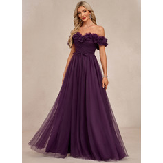 Robe maxi à épaules dénudées avec fleurs en 3d en tulle