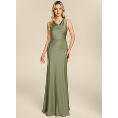 Robe sirène à col bénitier avec plis en satin