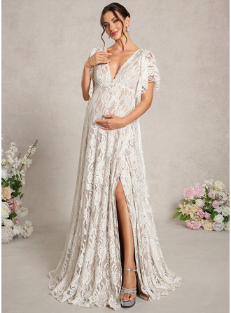 Corte em a renda vestido de grávida