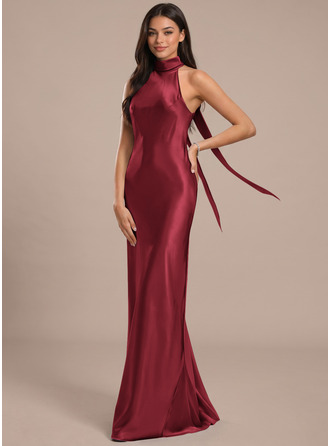Cuello alto sin mangas vestido