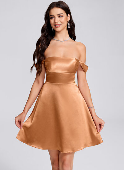 A-line Off the Shoulder Short Stretch Satin Homecoming Dress With Ruched 