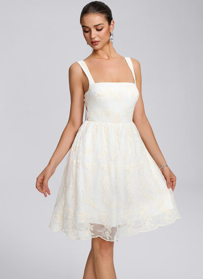 A-line Square Short Lace Homecoming Dress With Bow 