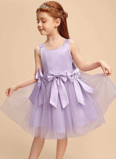 Robe trapèze avec nœud en tulle